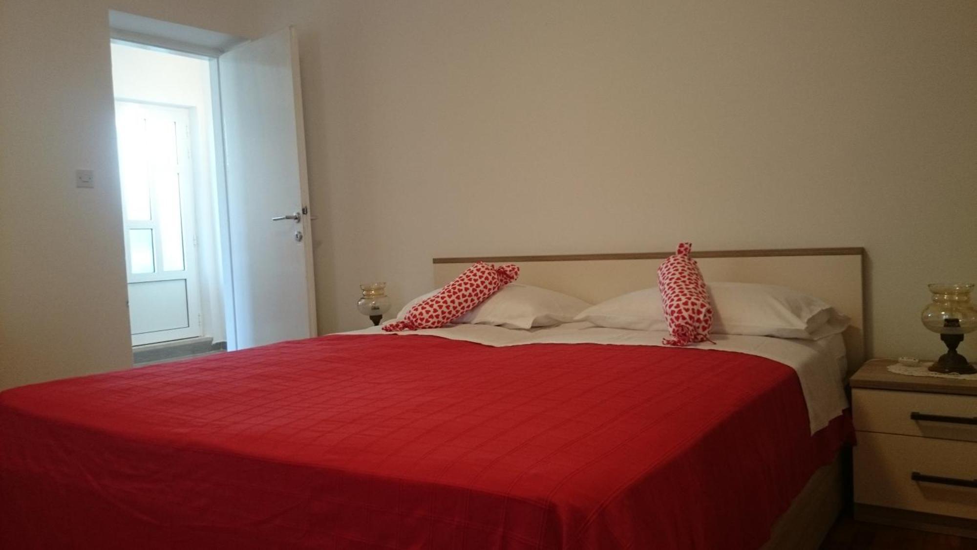 Apartments Grgo Хвар Экстерьер фото