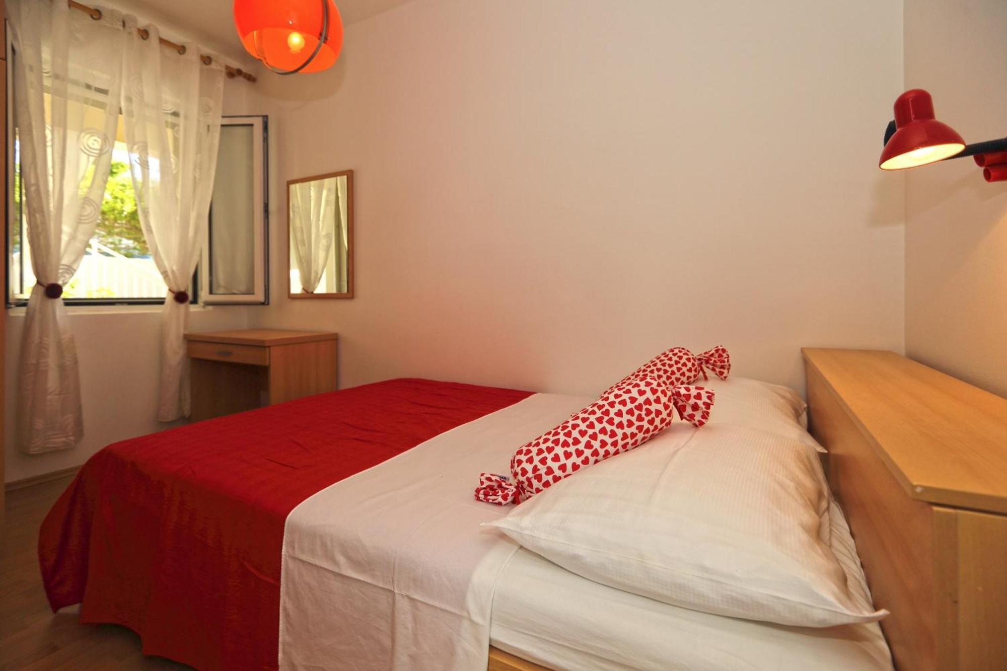 Apartments Grgo Хвар Экстерьер фото