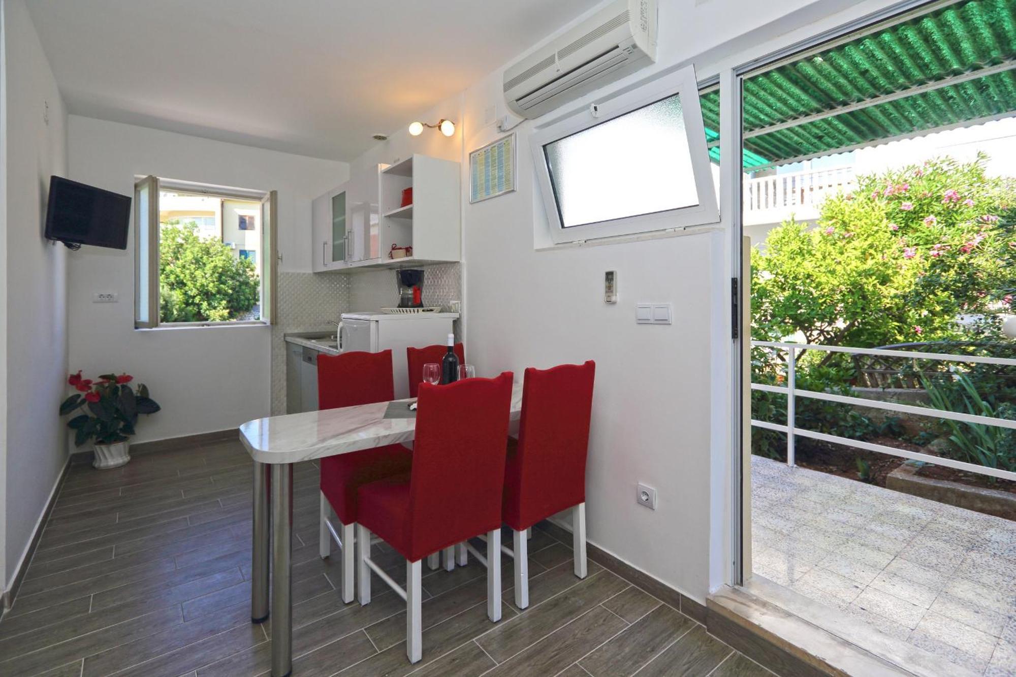 Apartments Grgo Хвар Экстерьер фото