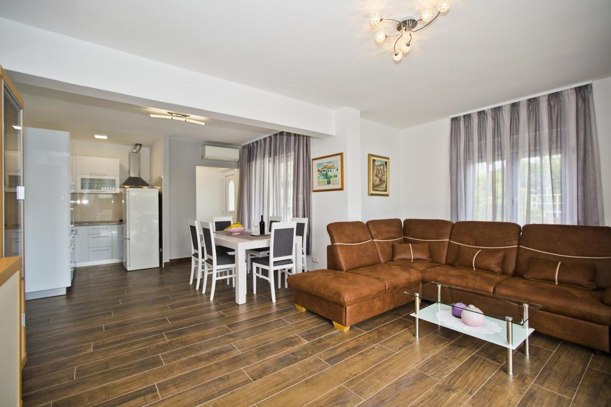 Apartments Grgo Хвар Экстерьер фото